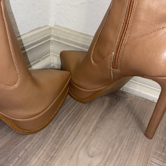 gianni bini tan coburn stretch heels - Picture 6 of 11